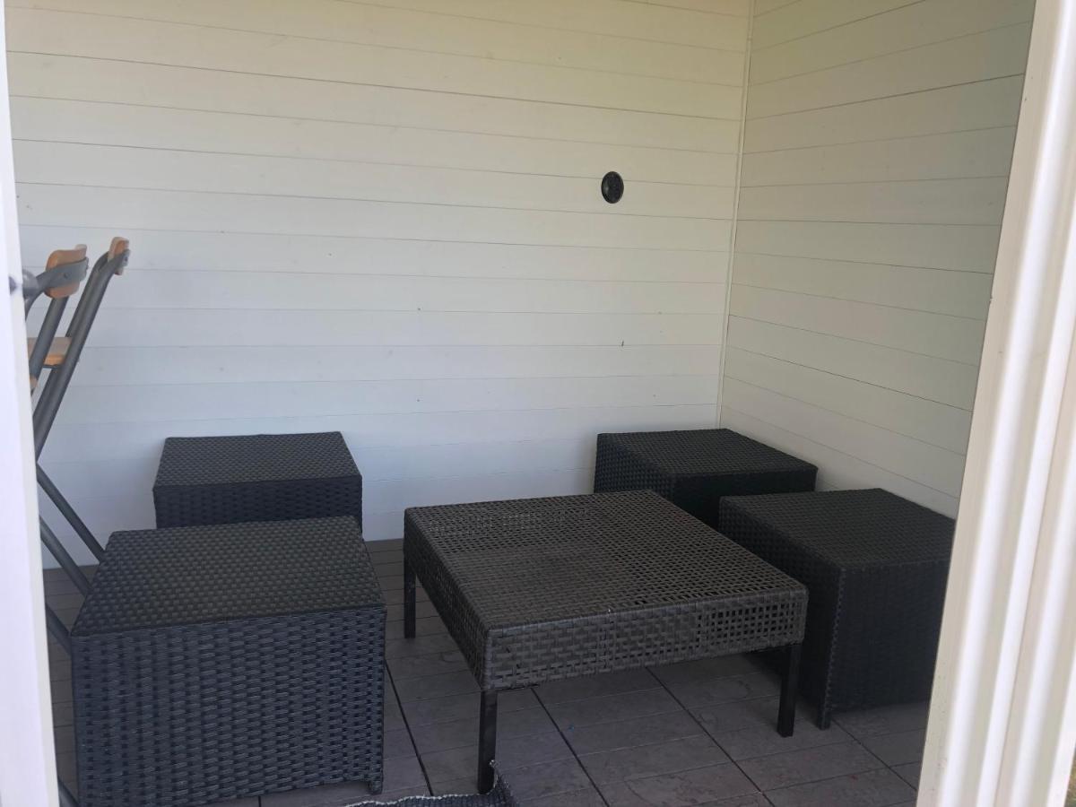 Two Small By Rent Out As One Hjo