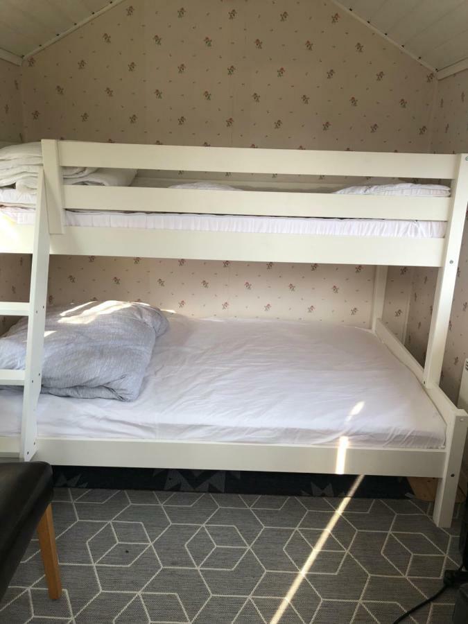 Two Small By Rent Out As One Semesterbostad